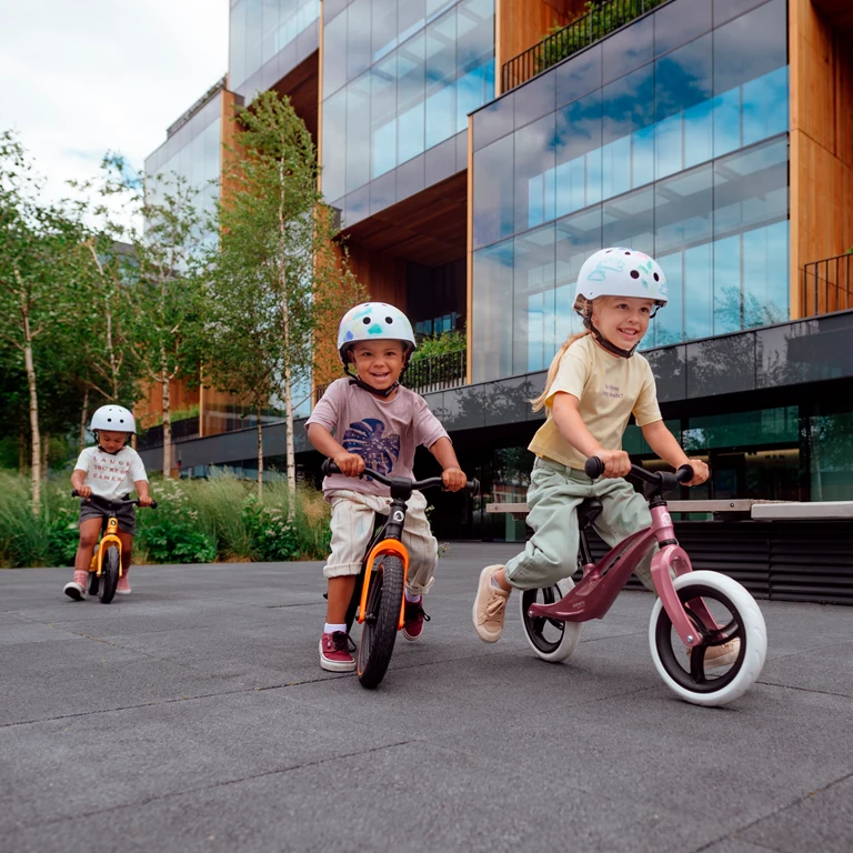 Беговел Lionelo Bart Bubblegum